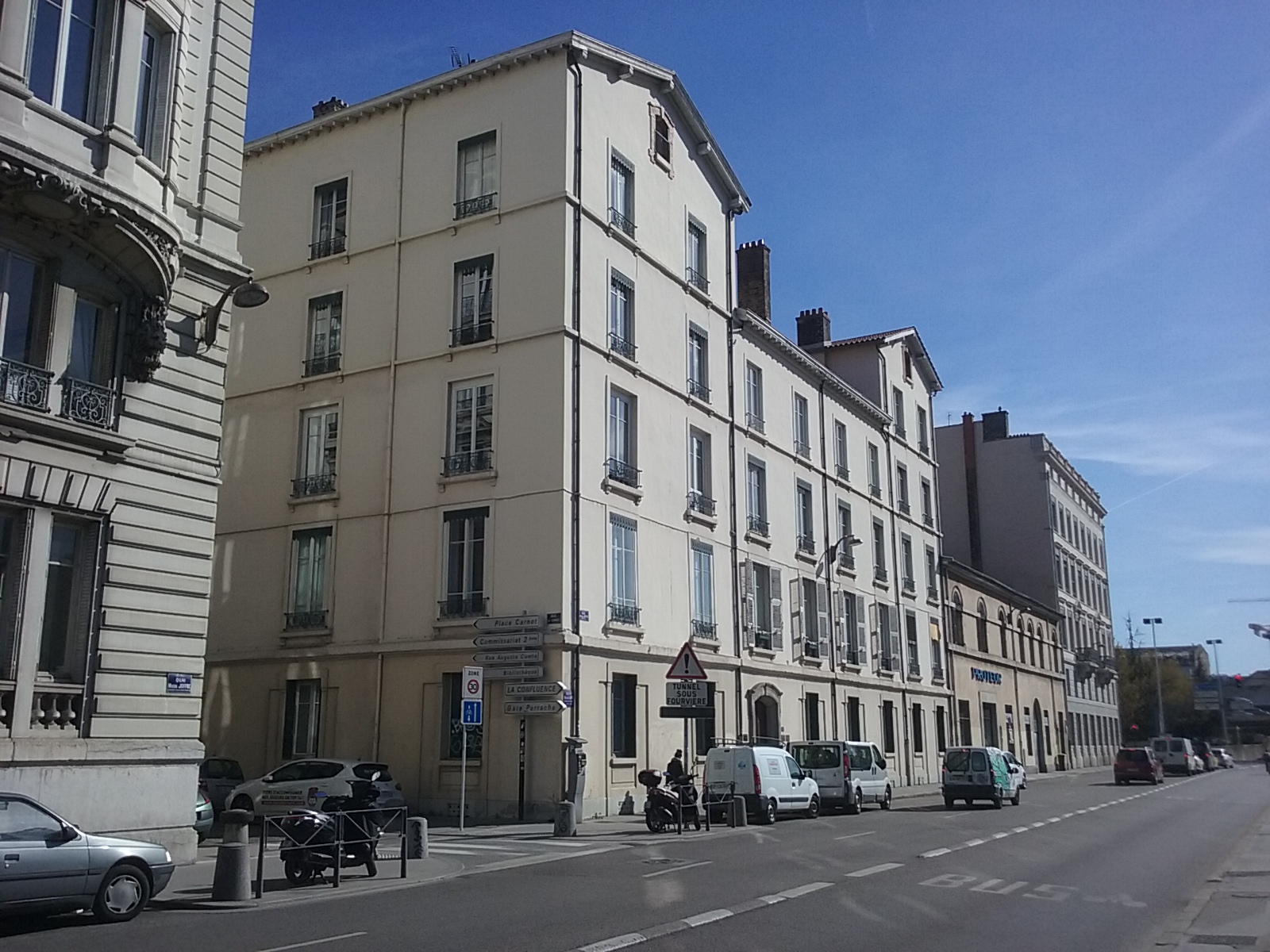 F370 m2 Quai Maréchal JOFFRE 69002 LYON LYON (69002) Juron & Tripier